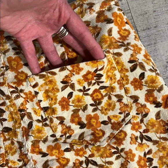 Floral Bell Bottom corduroy Pants - Picture 5 of 5